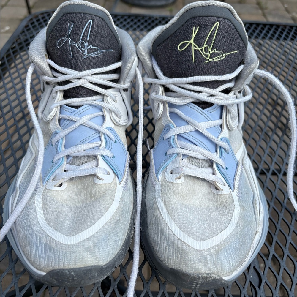 Gray and Blue Mid-Top Athletic Shoes with Layered Design